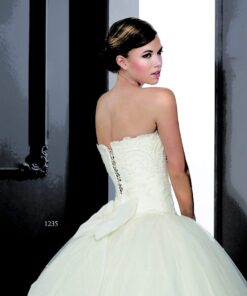 wedding gowns with lace up back