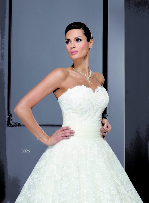 A lineSweetheartBridalGowns