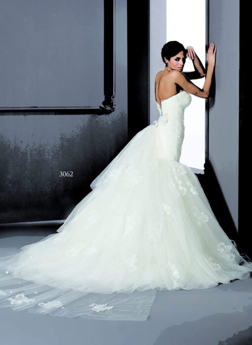 Organza train Wedding Dresses with Lace Up Back