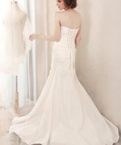 lace up back bridal gowns