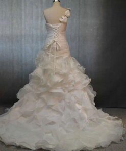 lace up bridal gowns