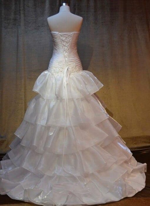 lace up back wedding dresses