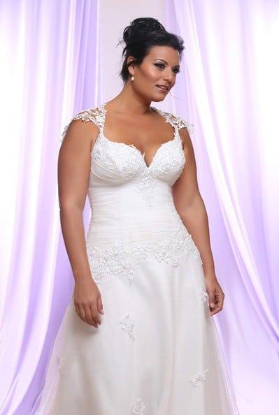 DariusCordell TullePlusSizeWeddingDresswithPearlsandSequinonLace