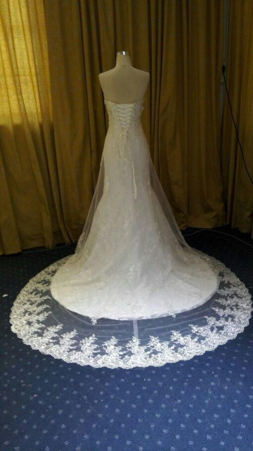 net flayer wedding dress