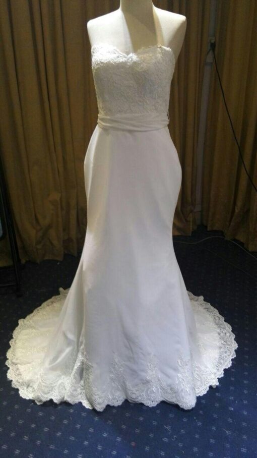 Lace Bridal Dress with Strapless neckline