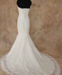 back of a lace wedding dress