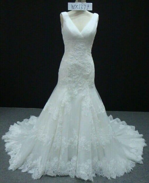 fitandflareSleevelessv neckweddingdresses