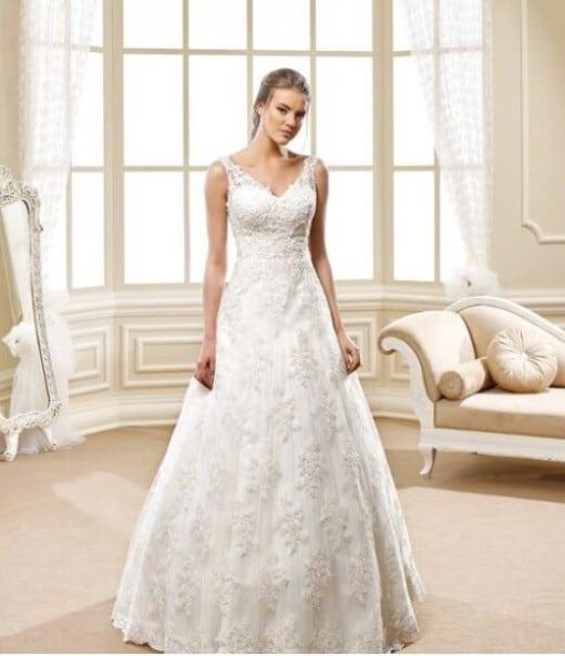 Sleevelessa lineweddinggowns