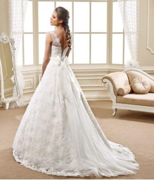 pretty lace up back wedding dress