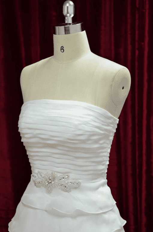 StraplessWeddinggownwithtiereda lineskirt