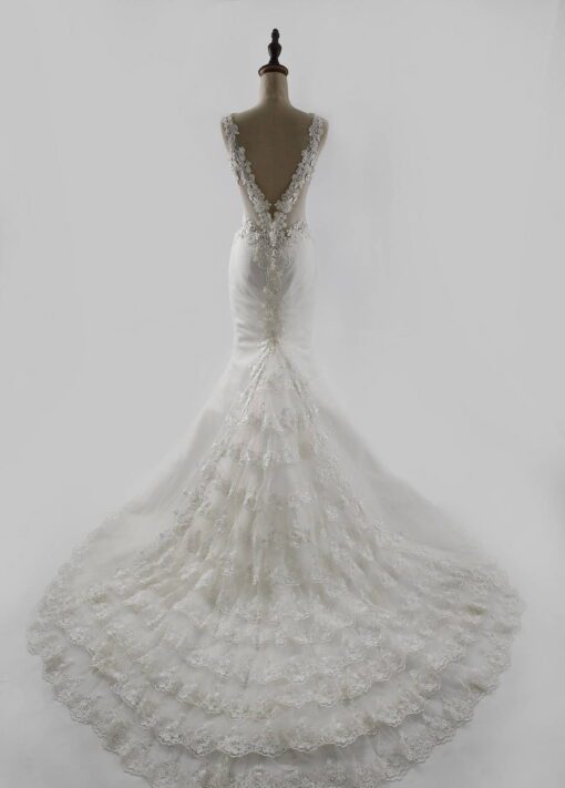 whitebacklesscouturebridaldresses dariuscordell