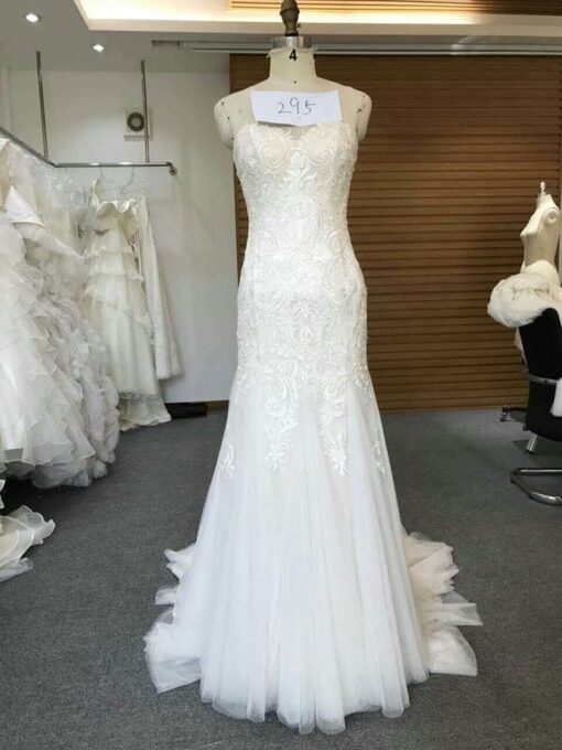 Style#LongStraplessEmbroideredBridalDressbyDariusCordell()