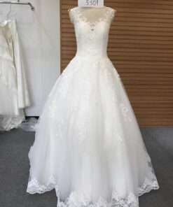 style# sleevelessplussizeweddingdress dariuscordell