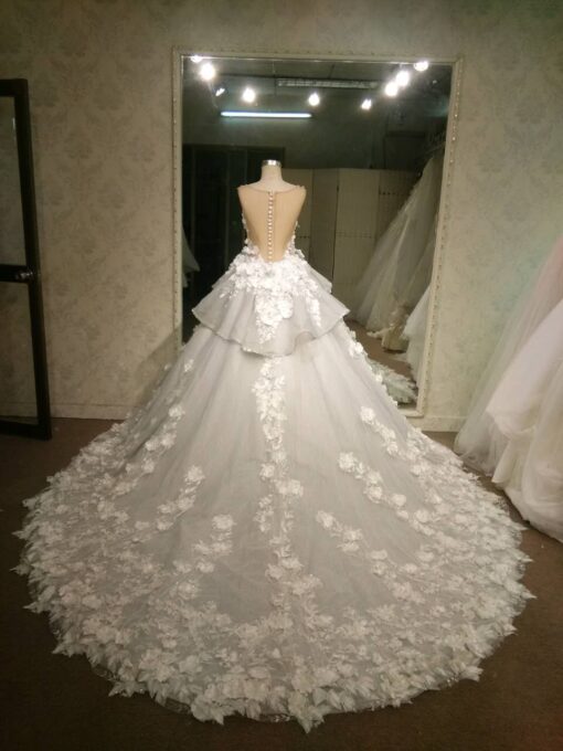 LK  long train wedding gown with D flowers